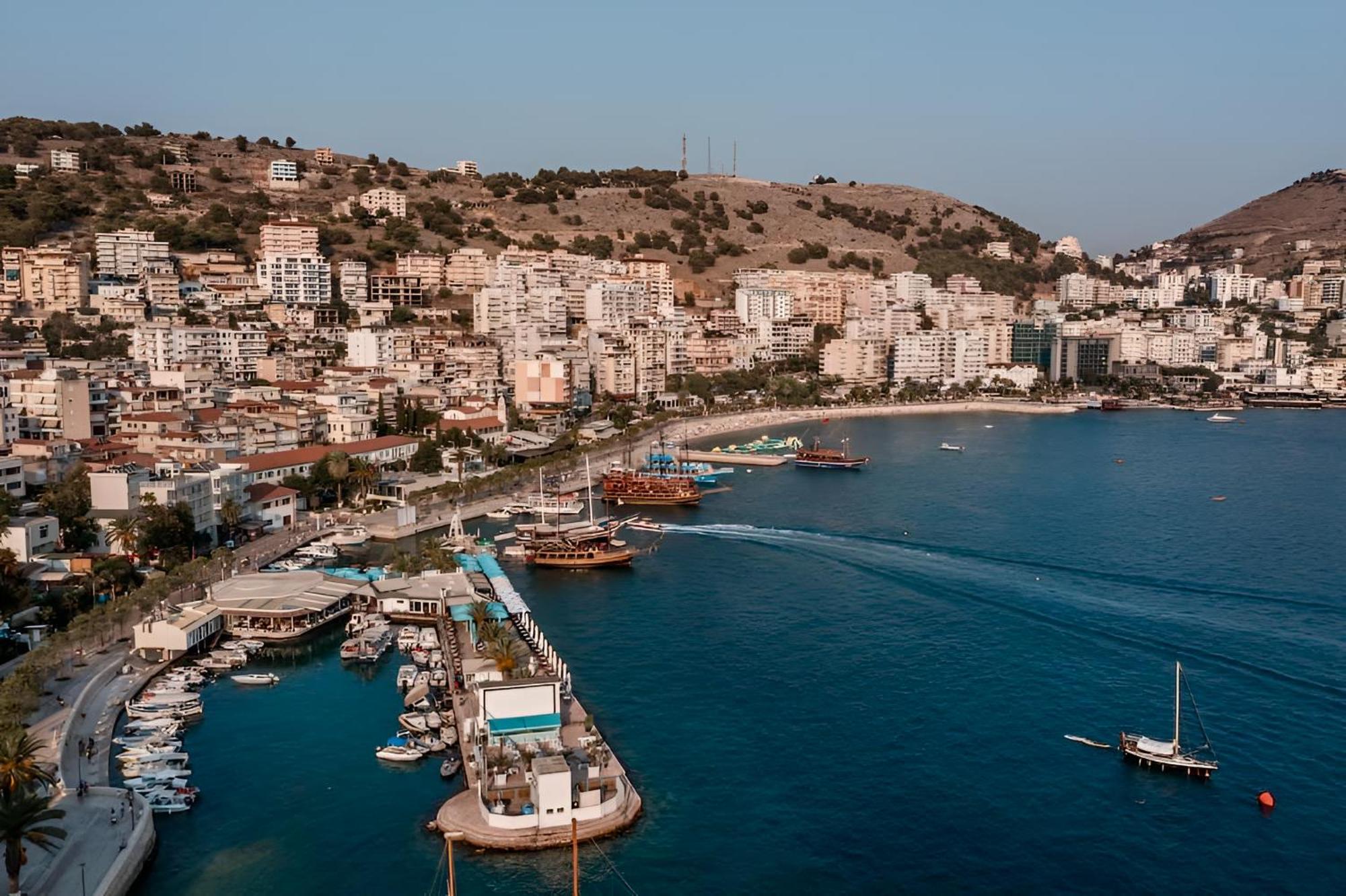 Sea Breeze Apartment Sarande Ngoại thất bức ảnh